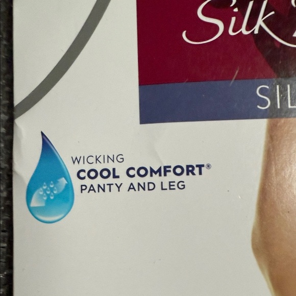 Hanes Silk Reflections Silky Sheer Pantyhose - Nude - Picture 3 of 6